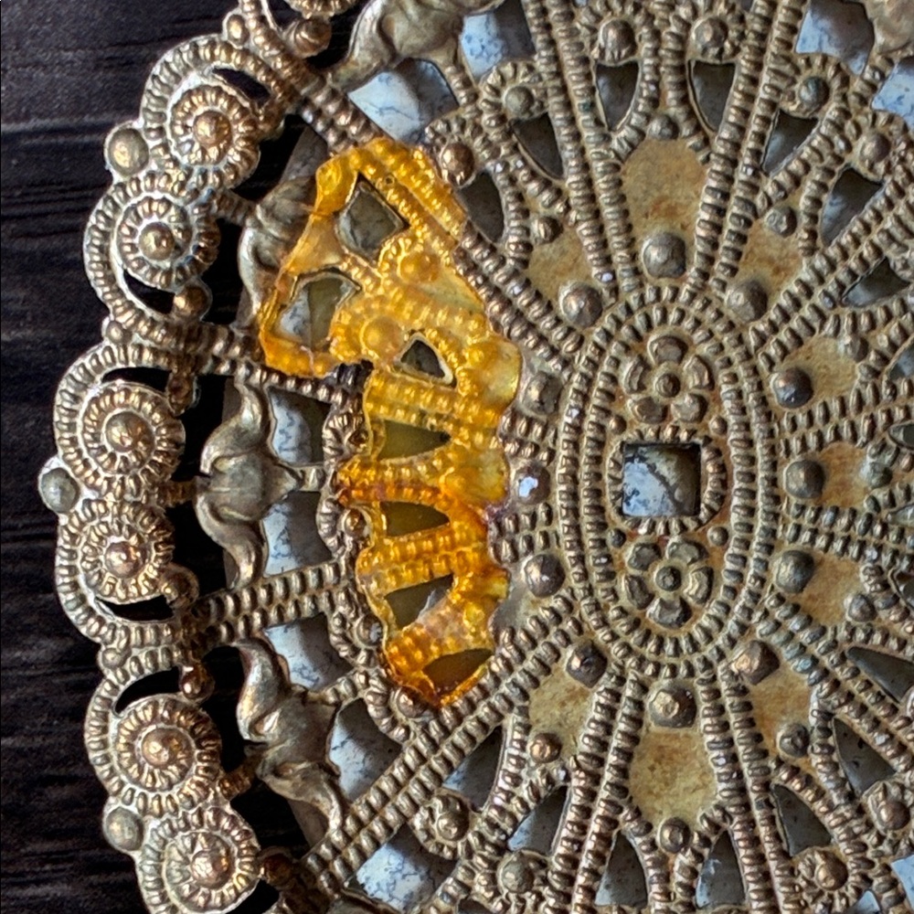 Vintage Floral Cameo Pendant - Picture 5 of 7